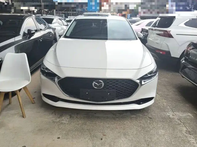 Mazda Axela — Фото автомобиля 2