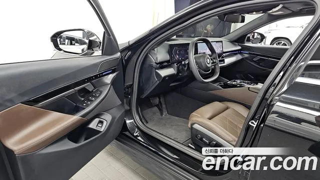 BMW 5-Series — Фото автомобиля 9