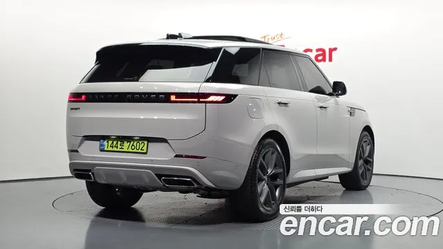 Land Rover Range Rover Sport — Фото автомобиля 2