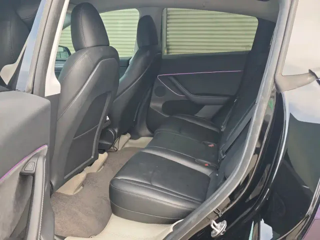 Tesla Model Y — Фото автомобиля 10