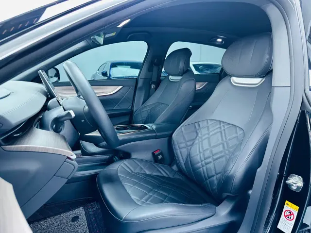 Changan Qiyuan A07 — Фото автомобиля 10