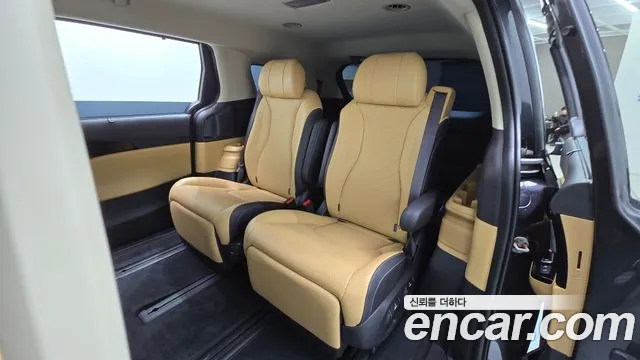 Kia Canival — Фото автомобиля 12