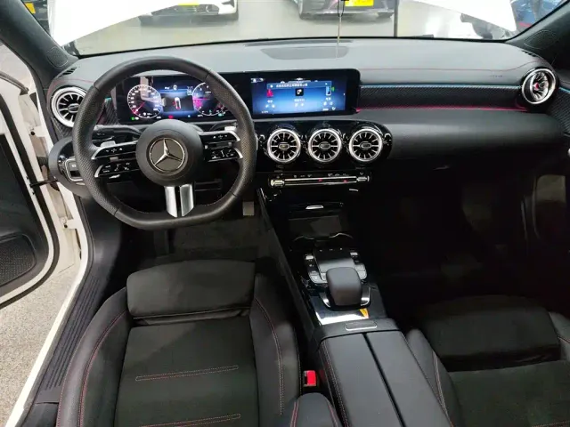 Mercedes-Benz A-Class — Фото автомобиля 8
