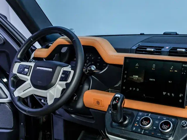 Land Rover Defender — Фото автомобиля 28