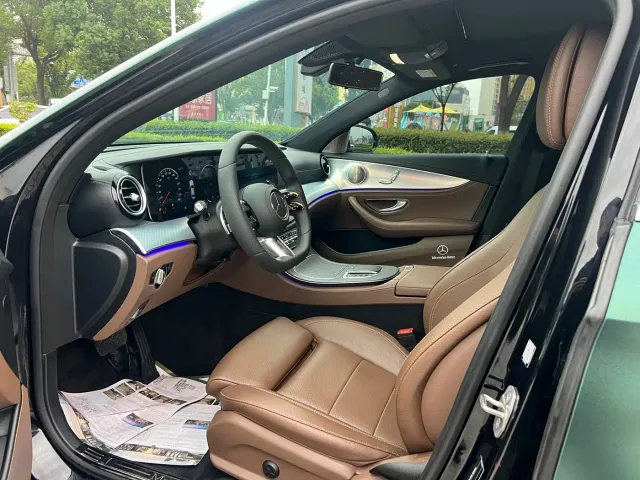Mercedes-Benz E-Class — Фото автомобиля 5