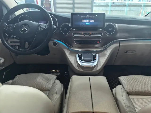 Mercedes-Benz V-Class — Фото автомобиля 15
