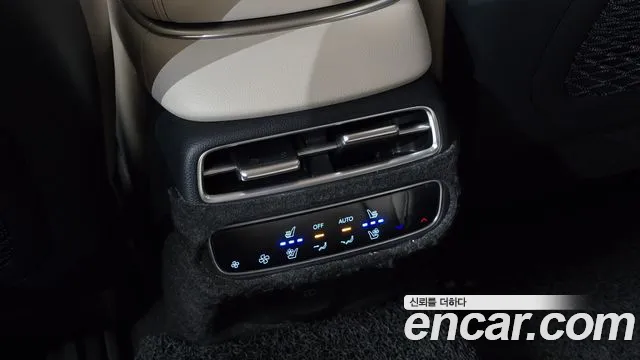 Genesis GV70 2.5T Бензин 2WD — Фото автомобиля 28