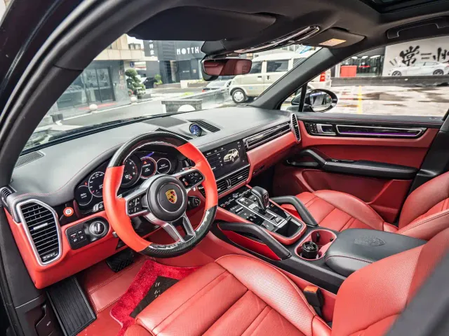 Porsche Cayenne — Фото автомобиля 8