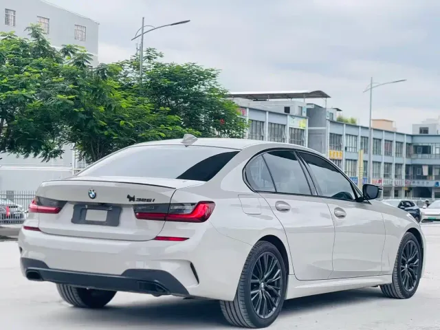 BMW 3 Series — Фото автомобиля 5