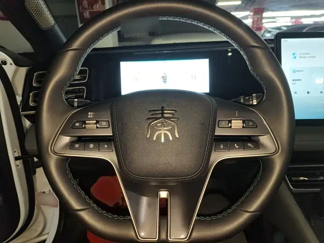 BYD Qin L — Фото автомобиля 10