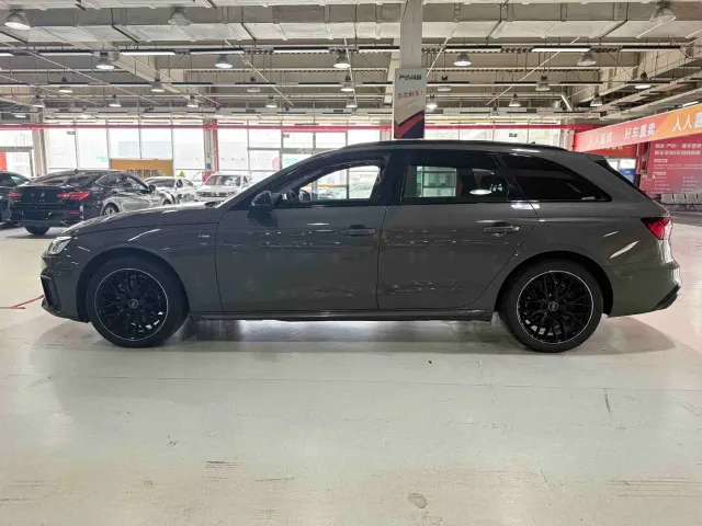 Audi A4 — Фото автомобиля 4