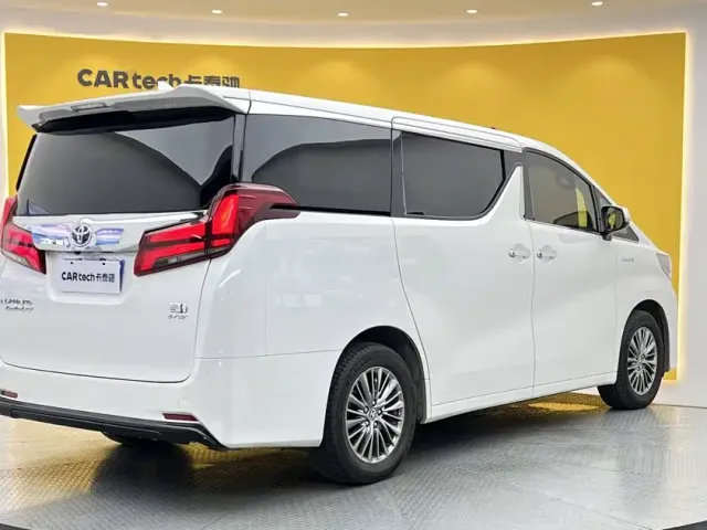 Toyota Alphard — Фото автомобиля 4