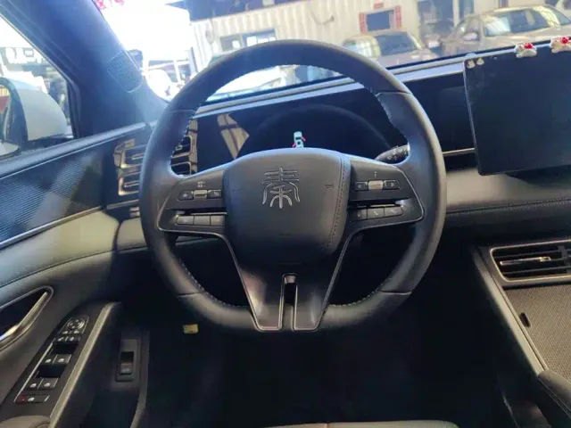 BYD Qin L — Фото автомобиля 15