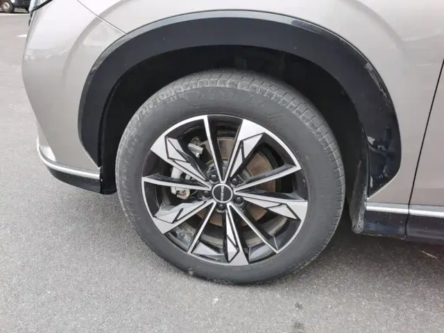 Roewe RX5 — Фото автомобиля 22