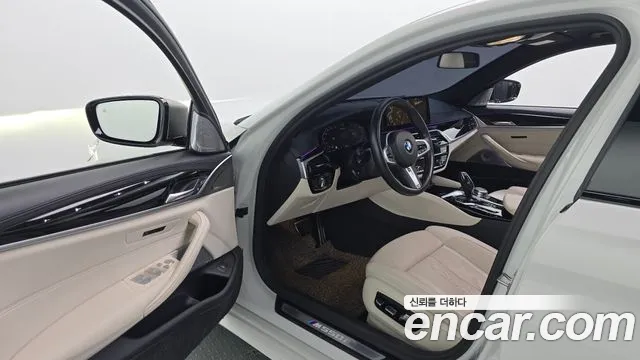 BMW 5 Series G30 — Фото автомобиля 15