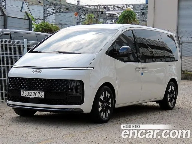 Hyundai Staria Staria L3.5 Lounge 7 мест — Фото автомобиля 2