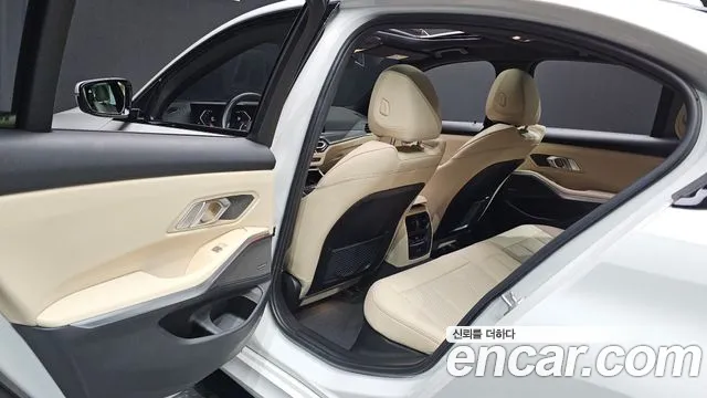 BMW 3 Series G20 — Фото автомобиля 16