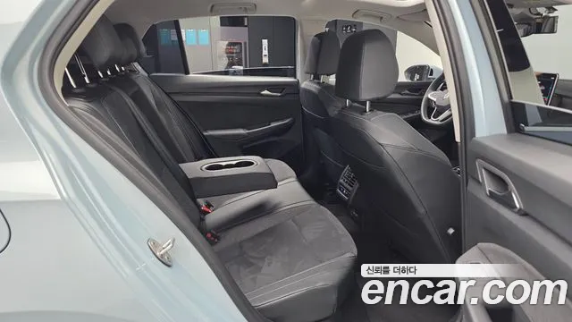 Volkswagen Golf — Фото автомобиля 16