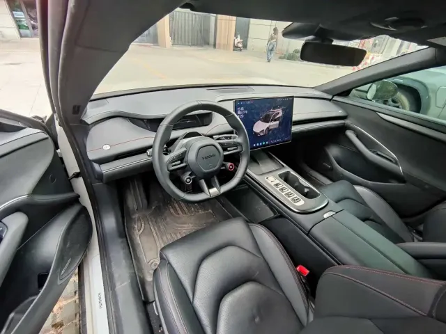 Xiaomi Auto Xiaomi SU7 2024 RWD Ultra Long Range Advanced Smart Driving Pro Edition — Фото автомобиля 6