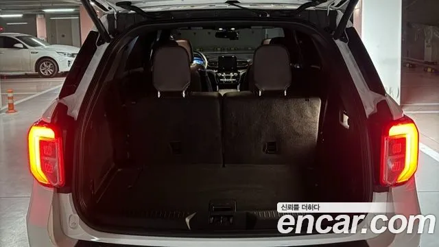Ford Explorer Explorer 6 поколение 3.0 Platinum 4WD — Фото автомобиля 10