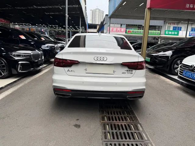 Audi A4L — Фото автомобиля 5