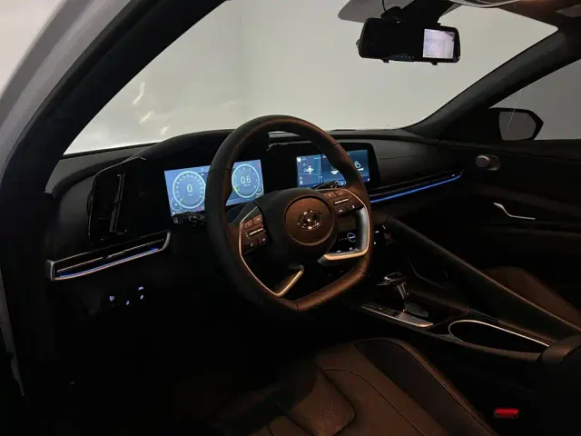 Hyundai Elantra — Фото автомобиля 19