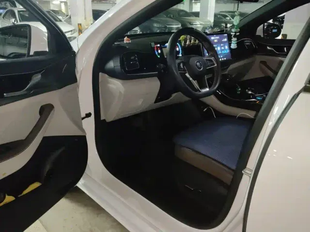 BYD Qin PLUS — Фото автомобиля 17