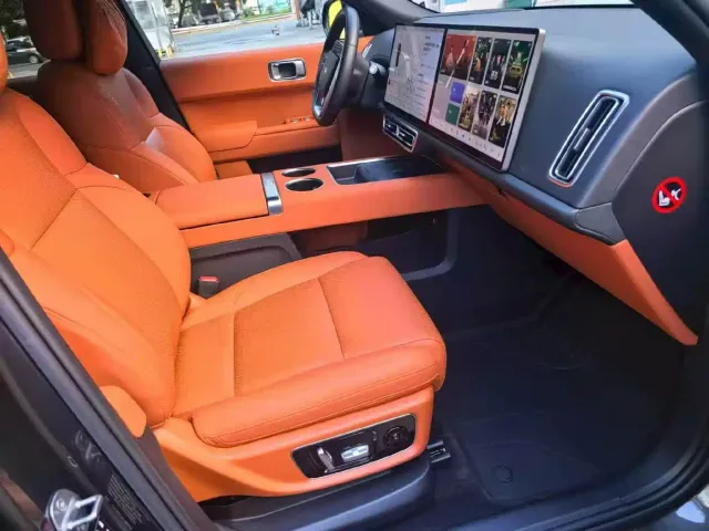 Li Auto L8 — Фото автомобиля 4