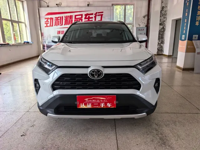 Toyota RAV4 — Фото автомобиля 2