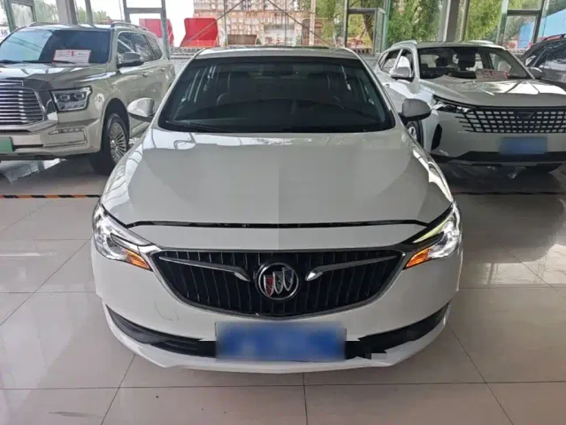 Buick Excelle — Фото автомобиля 2