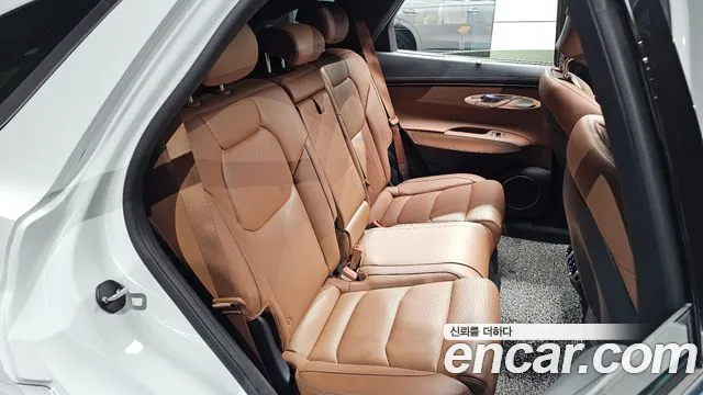 Genesis GV70 — Фото автомобиля 17