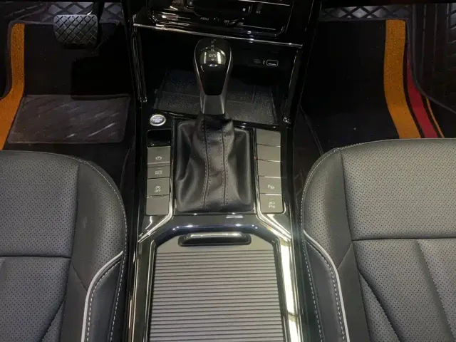 Volkswagen Passat — Фото автомобиля 8