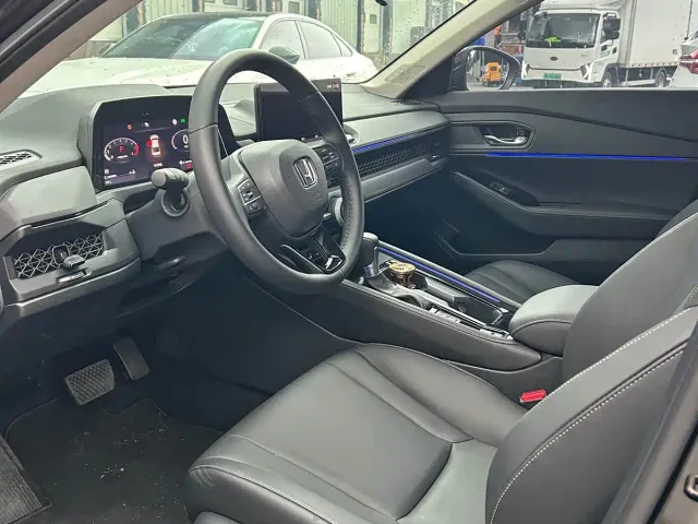 Honda Accord — Фото автомобиля 3