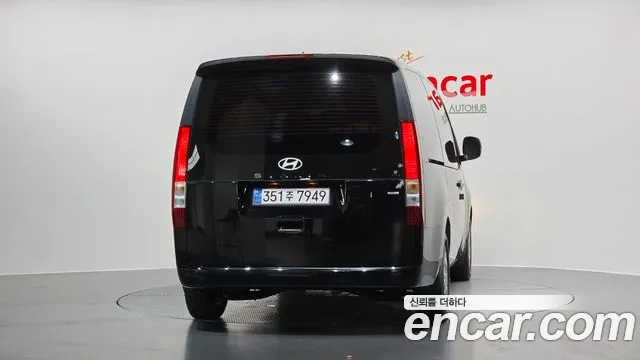Hyundai Staria Staria 4WD Tourer 9 мест — Фото автомобиля 4