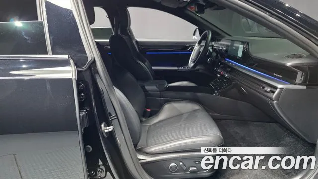 Hyundai Grandeur Grandeur (GN7) 2.5 Бензин 2WD — Фото автомобиля 8