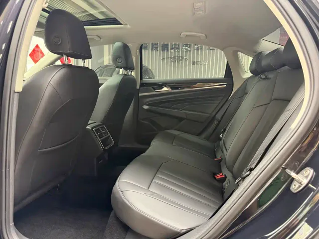 Volkswagen Passat — Фото автомобиля 20