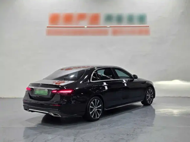 Mercedes-Benz E-Class — Фото автомобиля 6