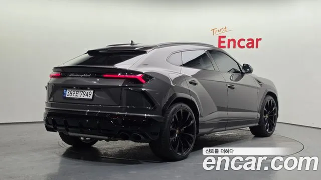 Lamborghini Urus — Фото автомобиля 2