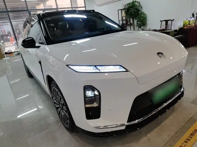 Nio ES8 — Фото автомобиля 3
