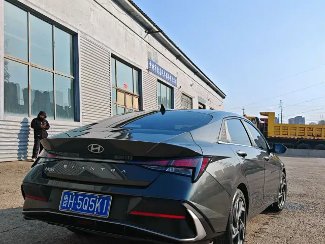 Hyundai Elantra — Фото автомобиля 11