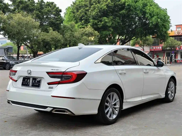Honda Accord — Фото автомобиля 7