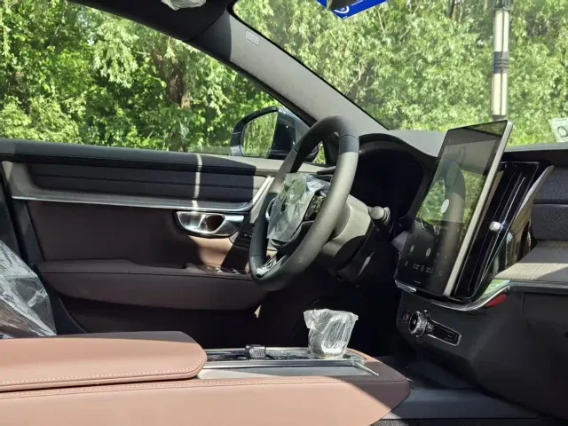 Volvo S90 — Фото автомобиля 6