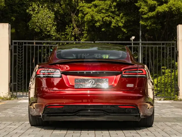 Tesla Model S — Фото автомобиля 5