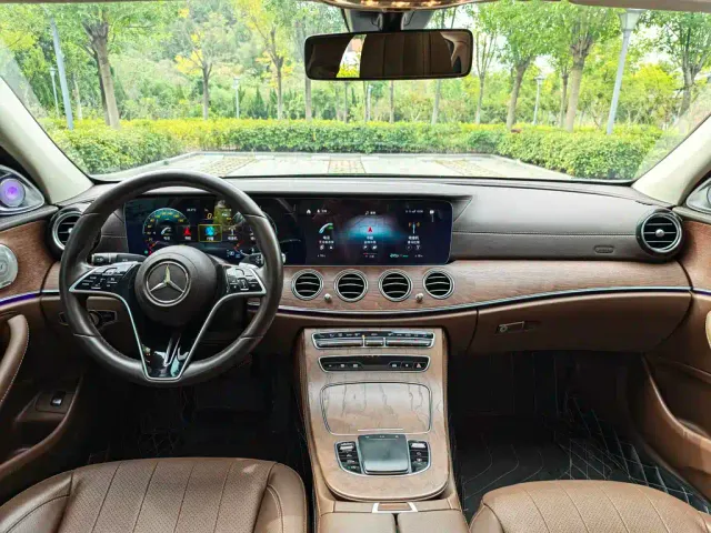 Mercedes-Benz E-Class — Фото автомобиля 6