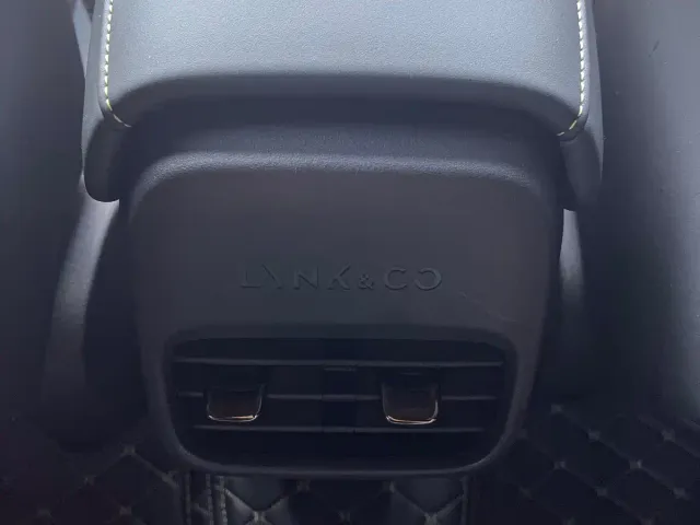 Lynk & Co 06 — Фото автомобиля 19