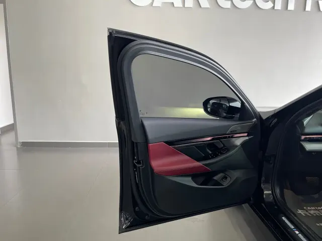 BMW 5 Series — Фото автомобиля 14