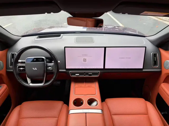 Li Auto L8 — Фото автомобиля 5