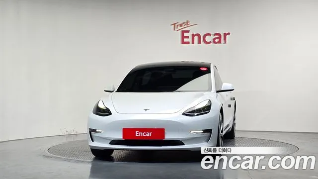 Tesla Model 3 — Фото автомобиля 3