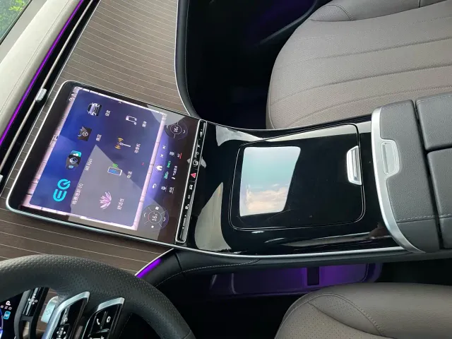 Mercedes-Benz EQE SUV — Фото автомобиля 20