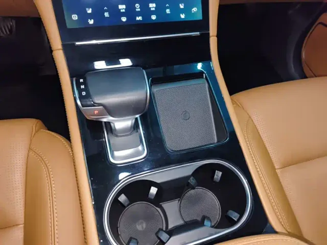 Li Auto ONE — Фото автомобиля 13